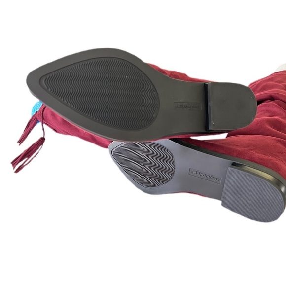 Ugg metallic black boots. Ankle boots size 6 Medium. Has some suede in the back - Picture 2 of 7